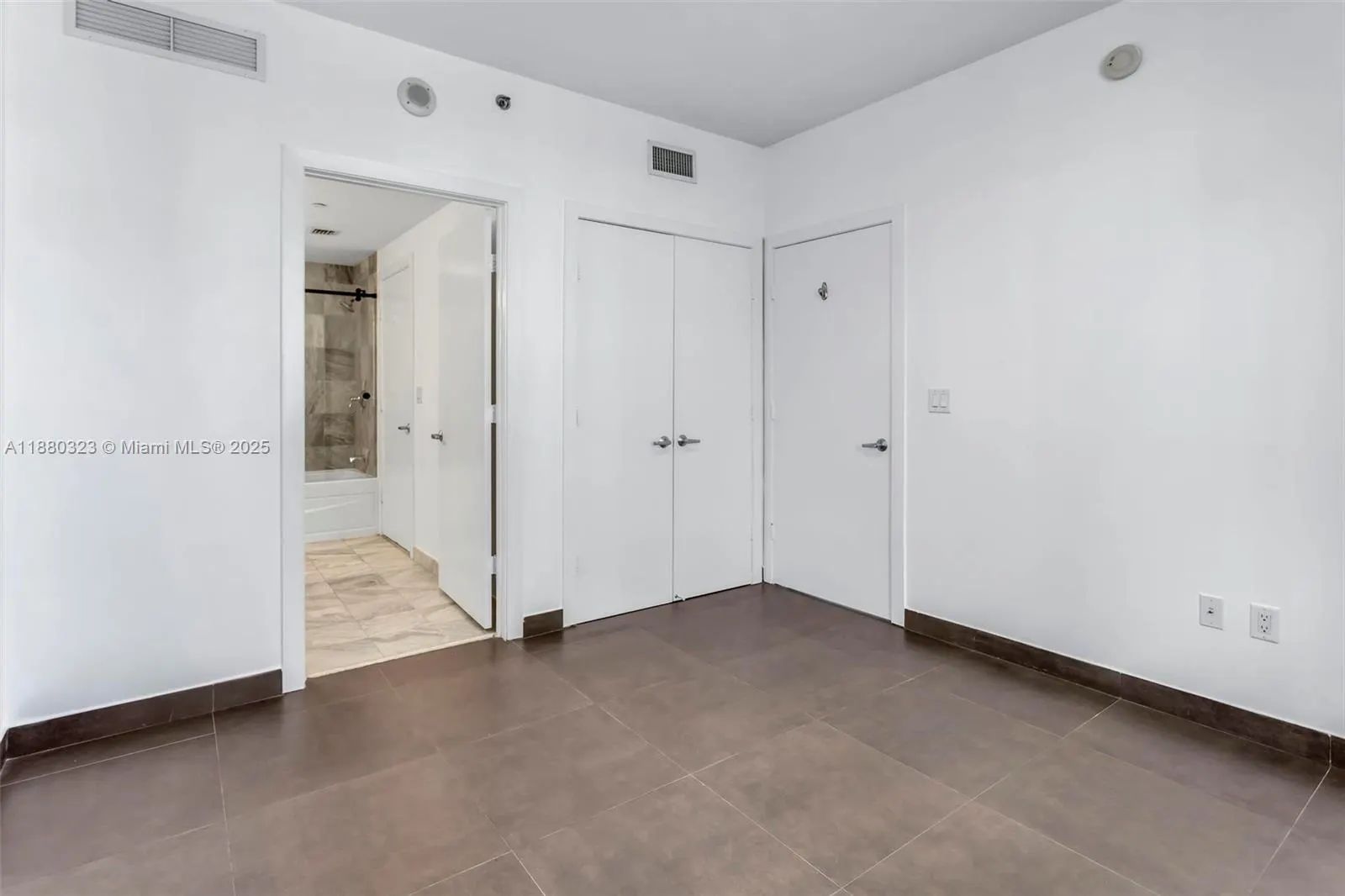 1050 Brickell Ave, #1808