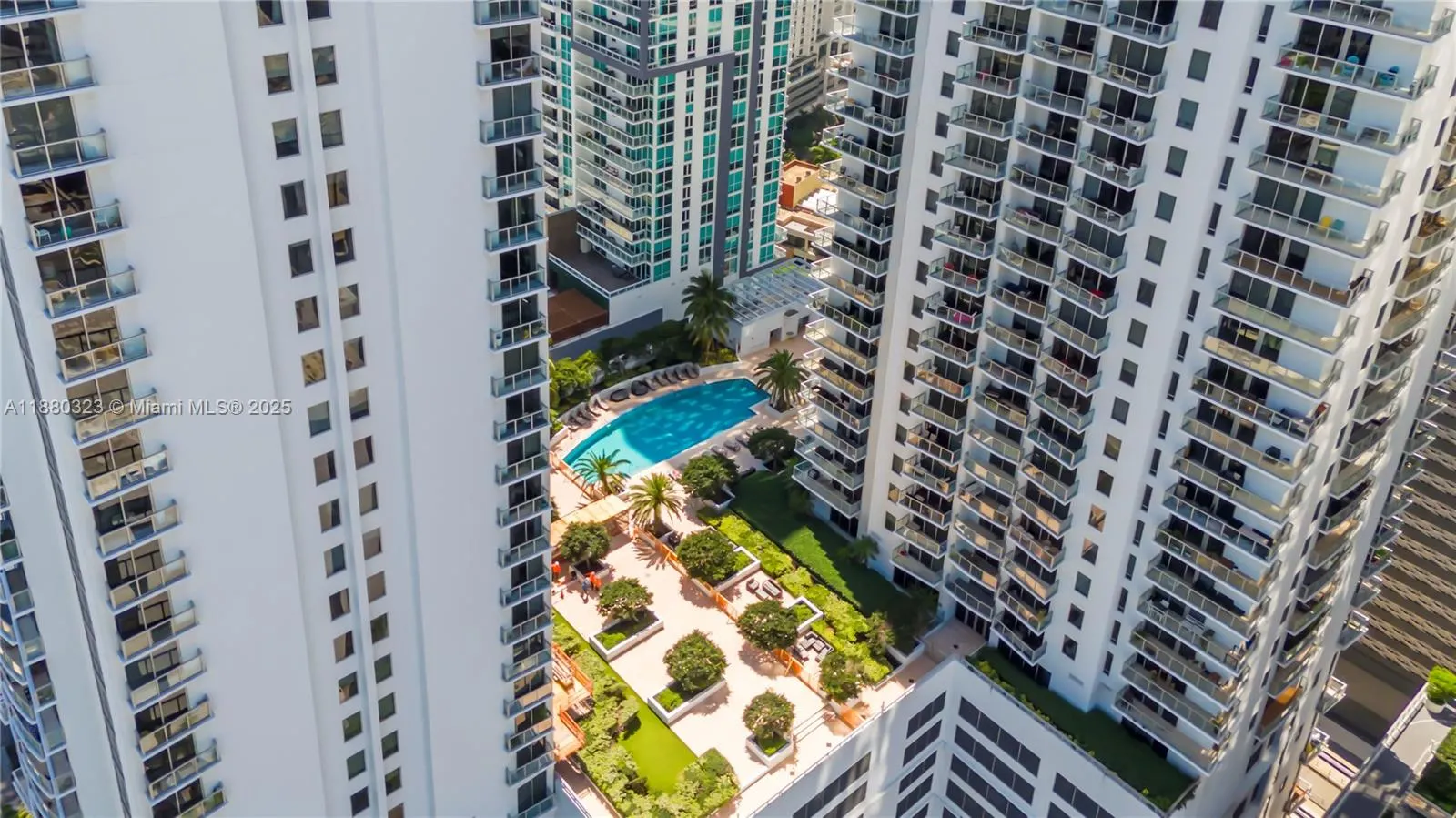 1050 Brickell Ave, #1808