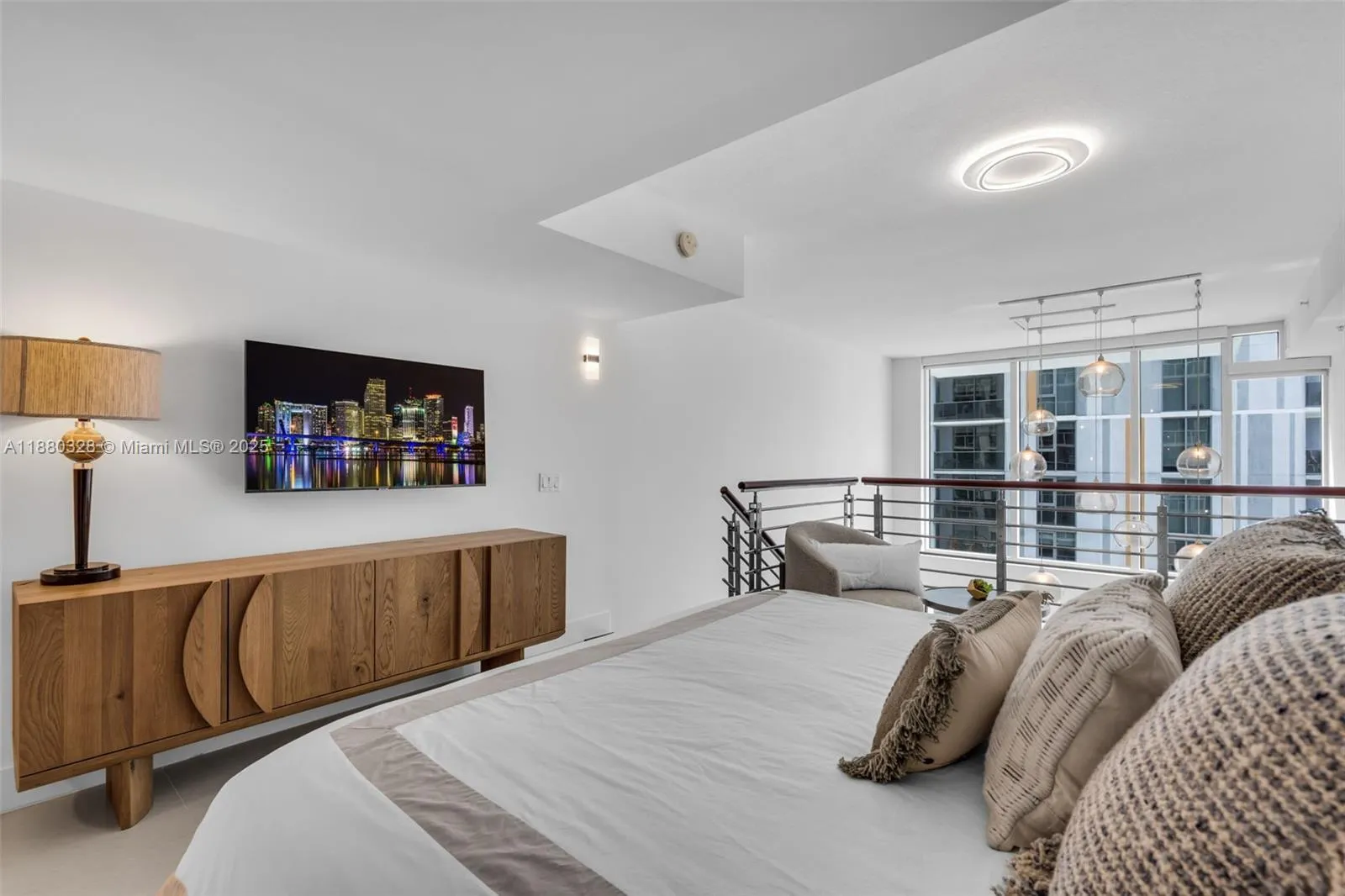 41 SE 5th St, #1112