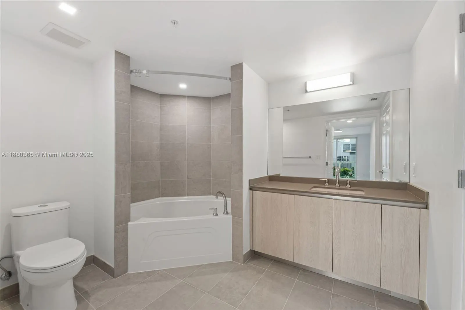 1500 Bay Rd, #M-0626