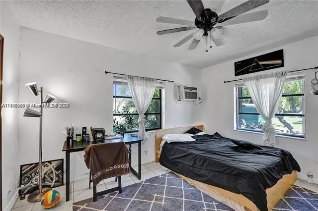 138-140 NE 13th Ave