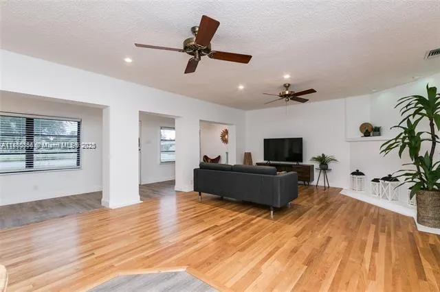 138-140 NE 13th Ave