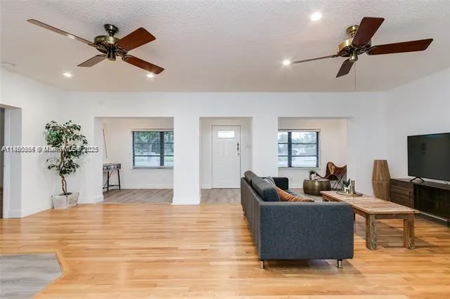 138-140 NE 13th Ave