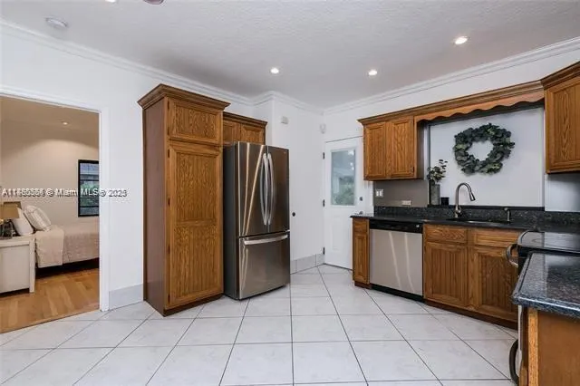 138-140 NE 13th Ave