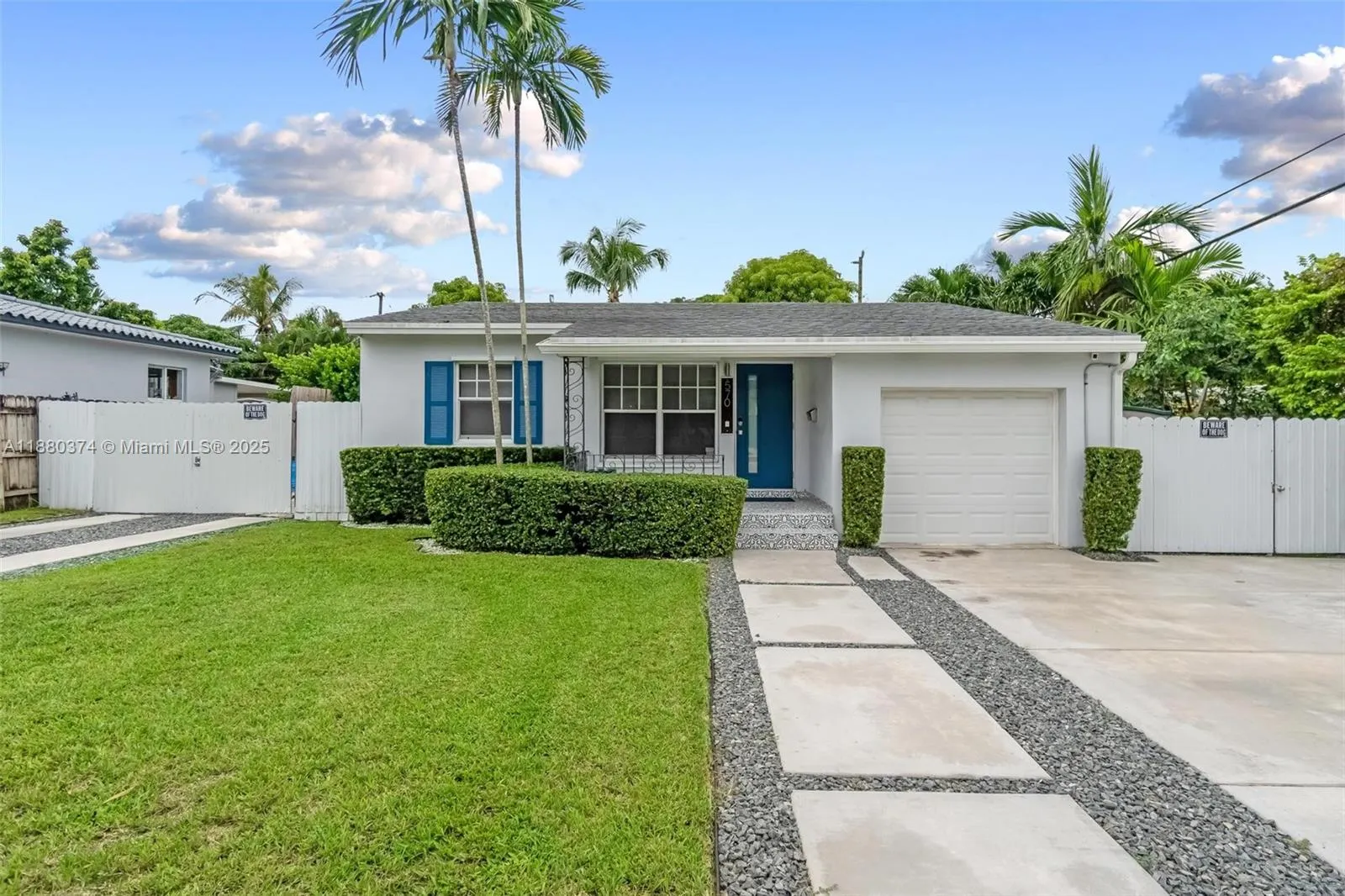 570 SW 45th Ave