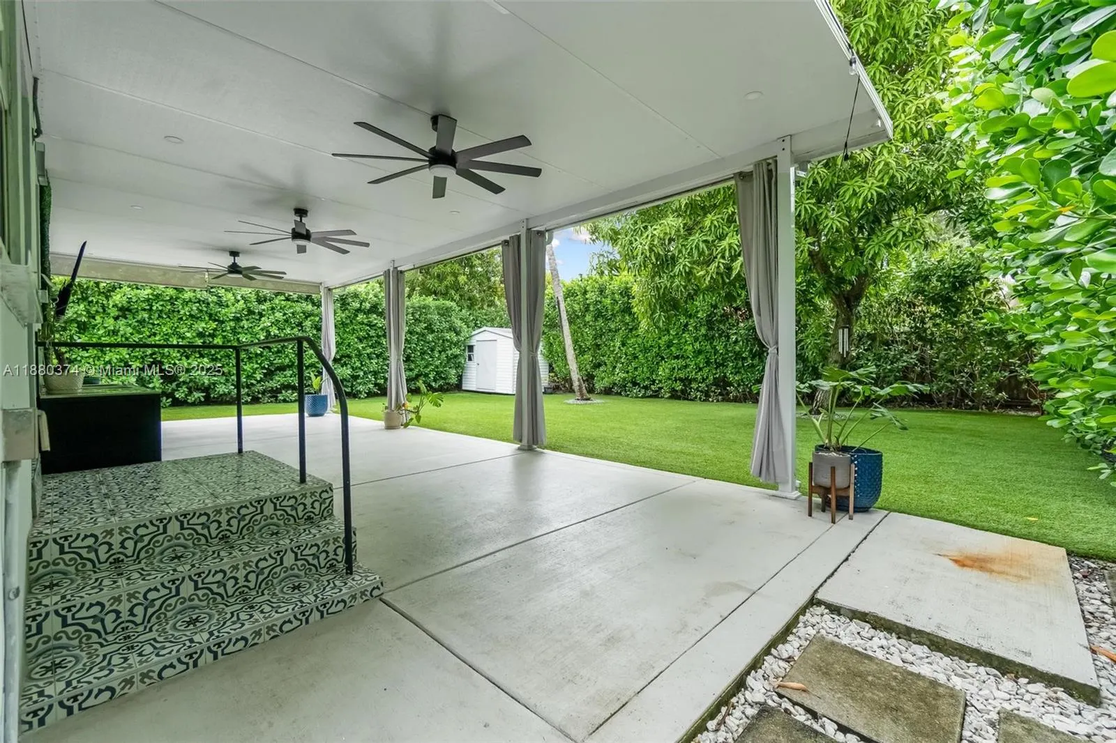 570 SW 45th Ave