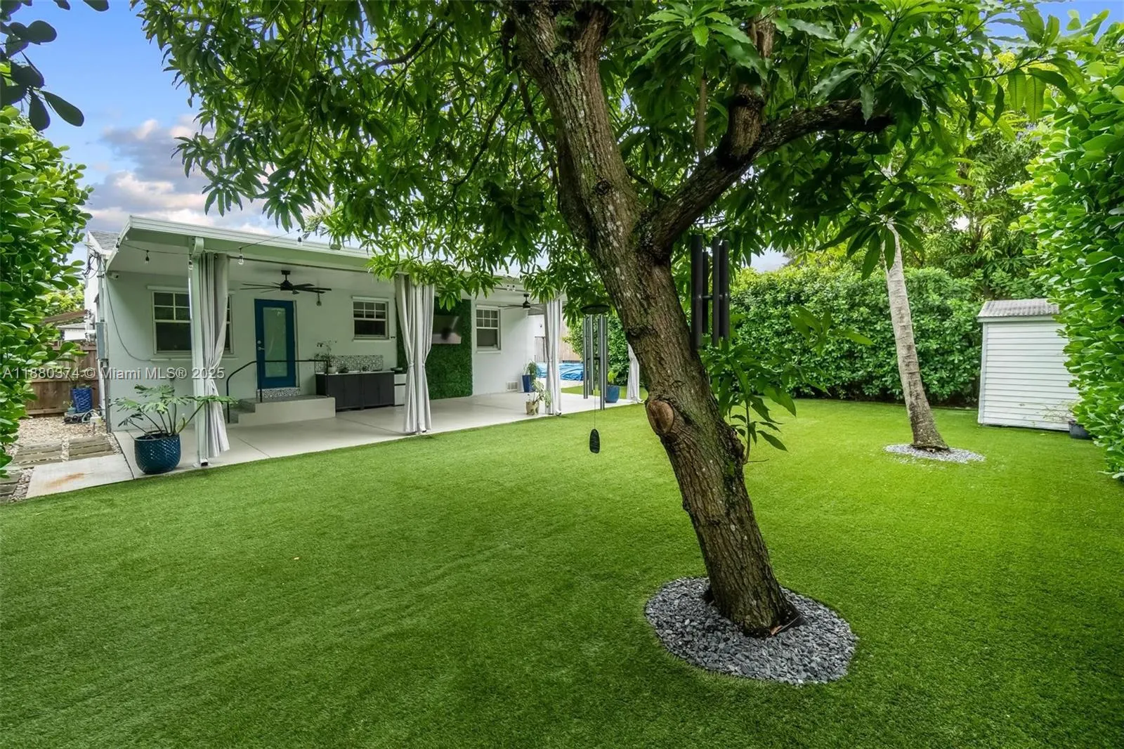 570 SW 45th Ave
