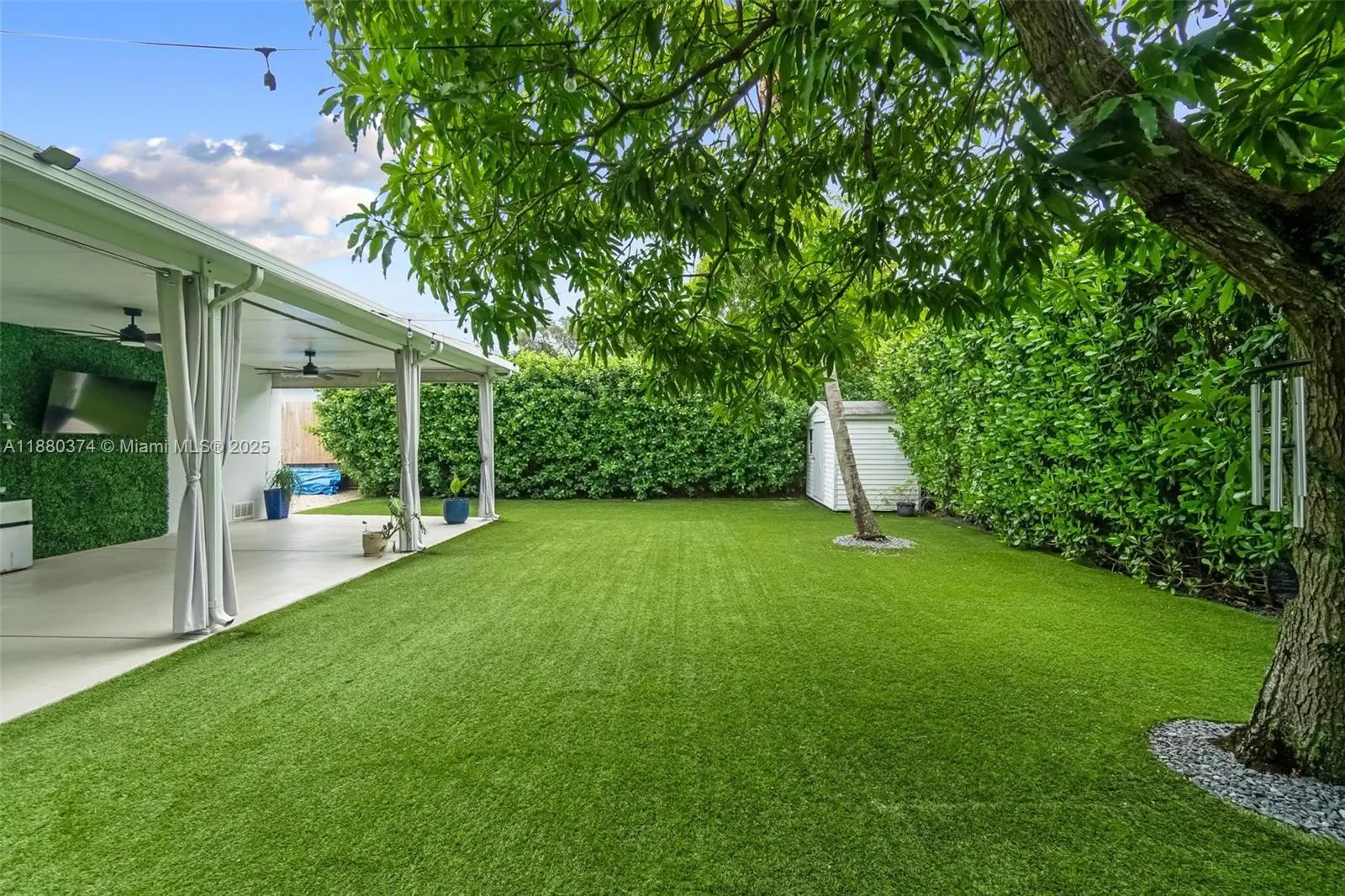 570 SW 45th Ave