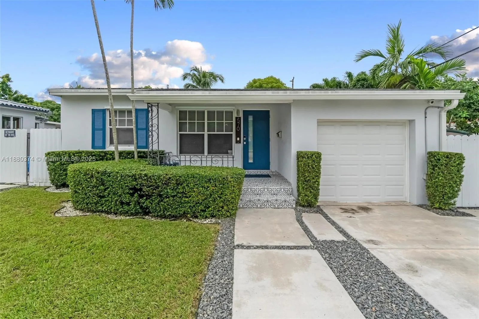 570 SW 45th Ave