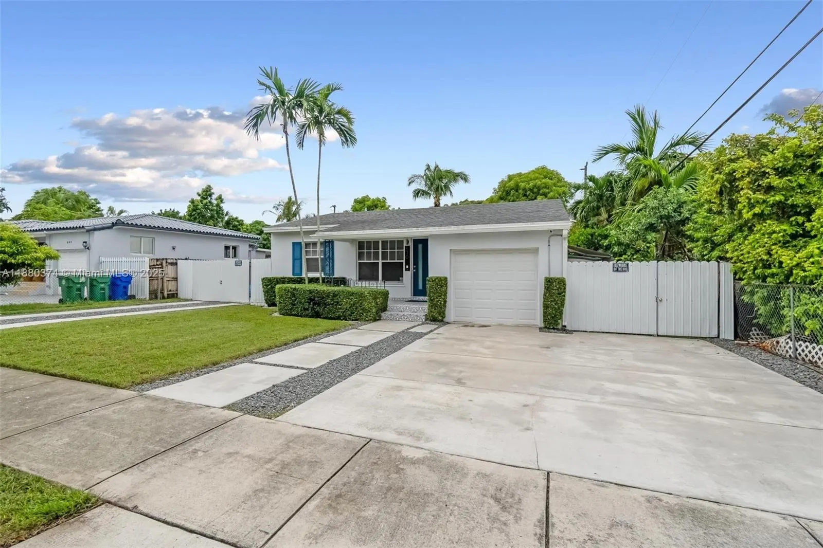 570 SW 45th Ave