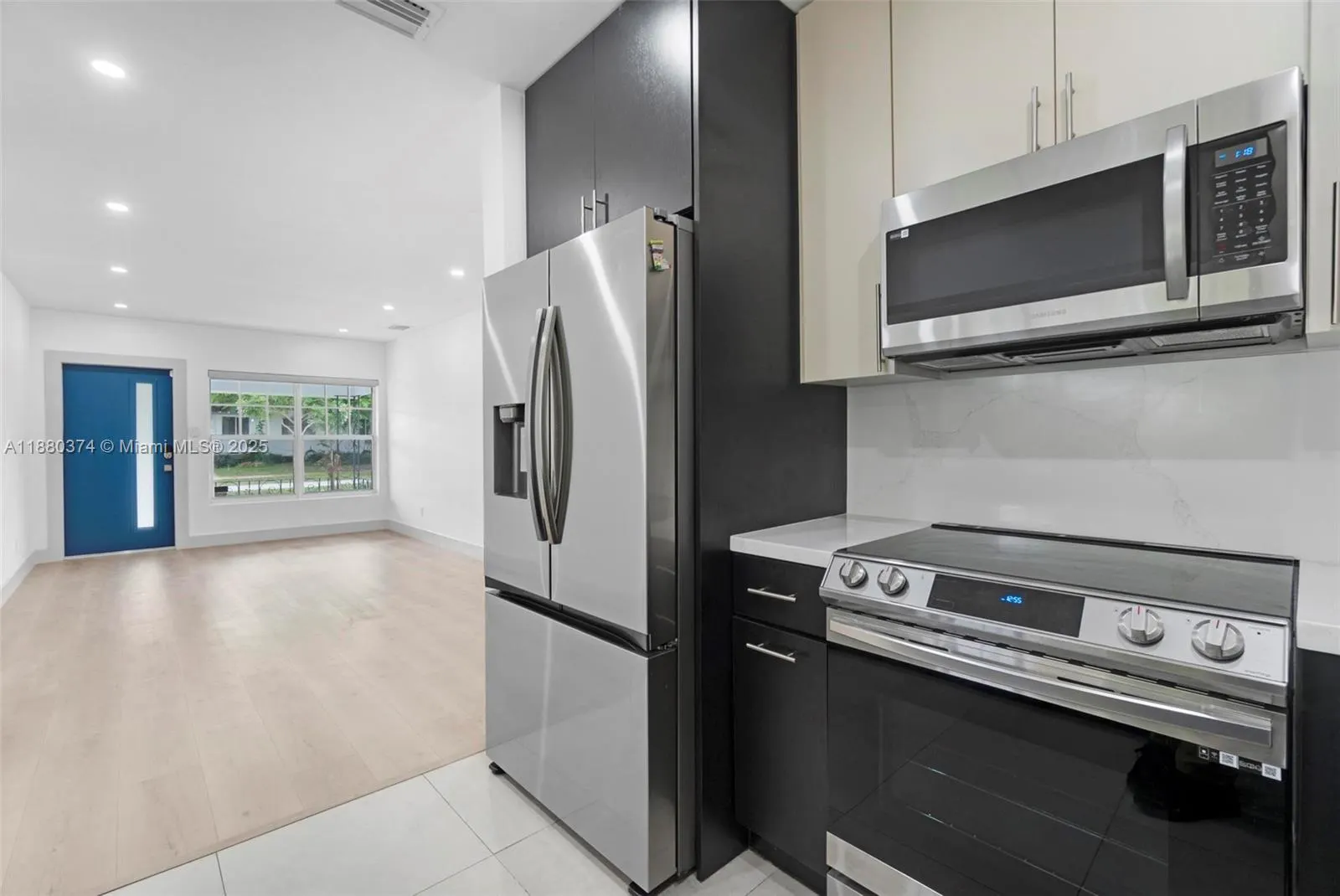 570 SW 45th Ave