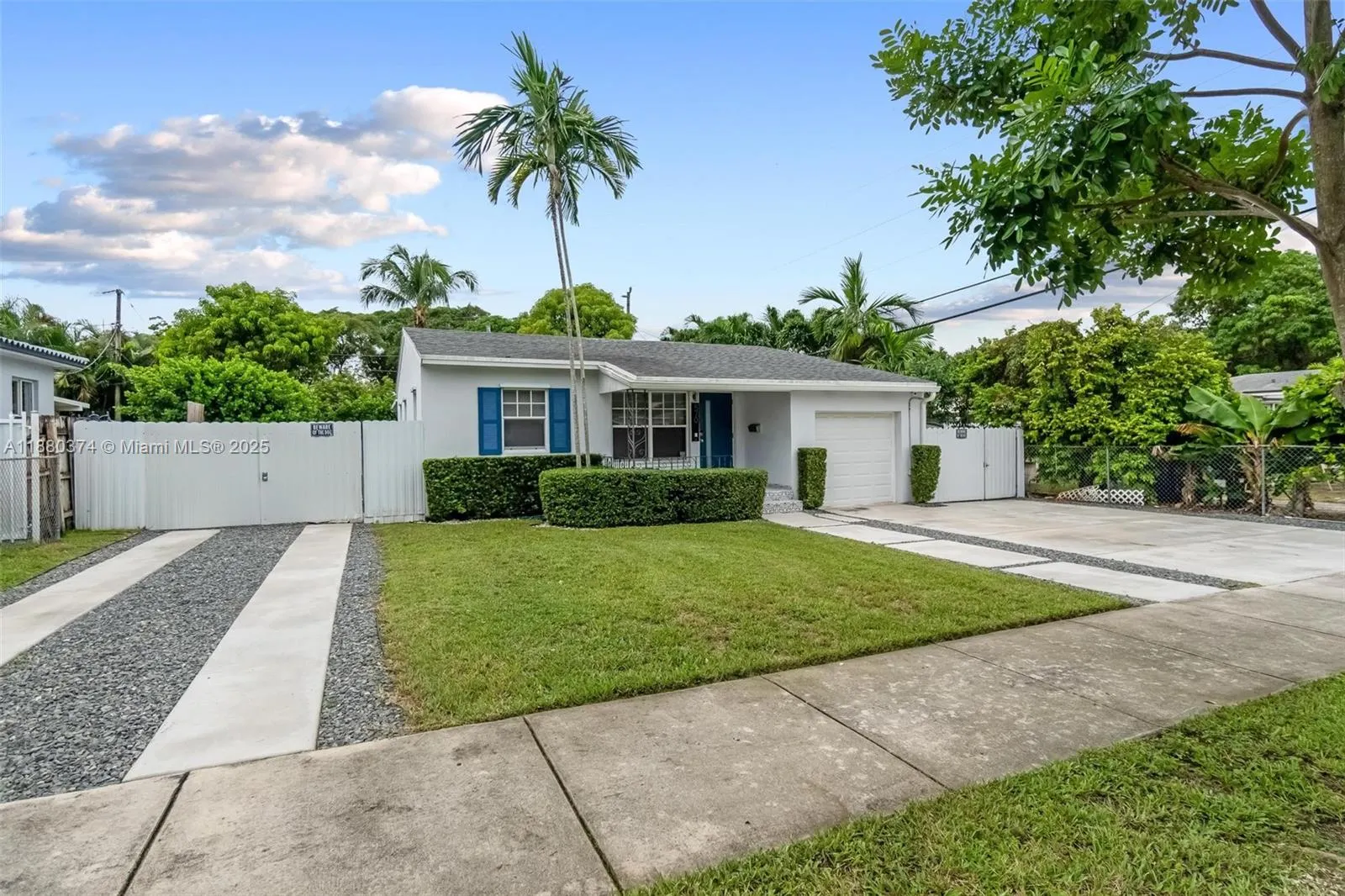 570 SW 45th Ave