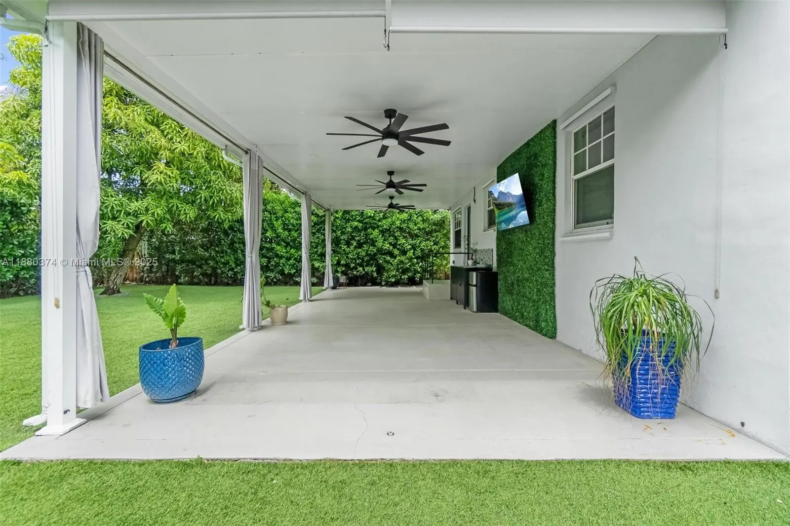 570 SW 45th Ave
