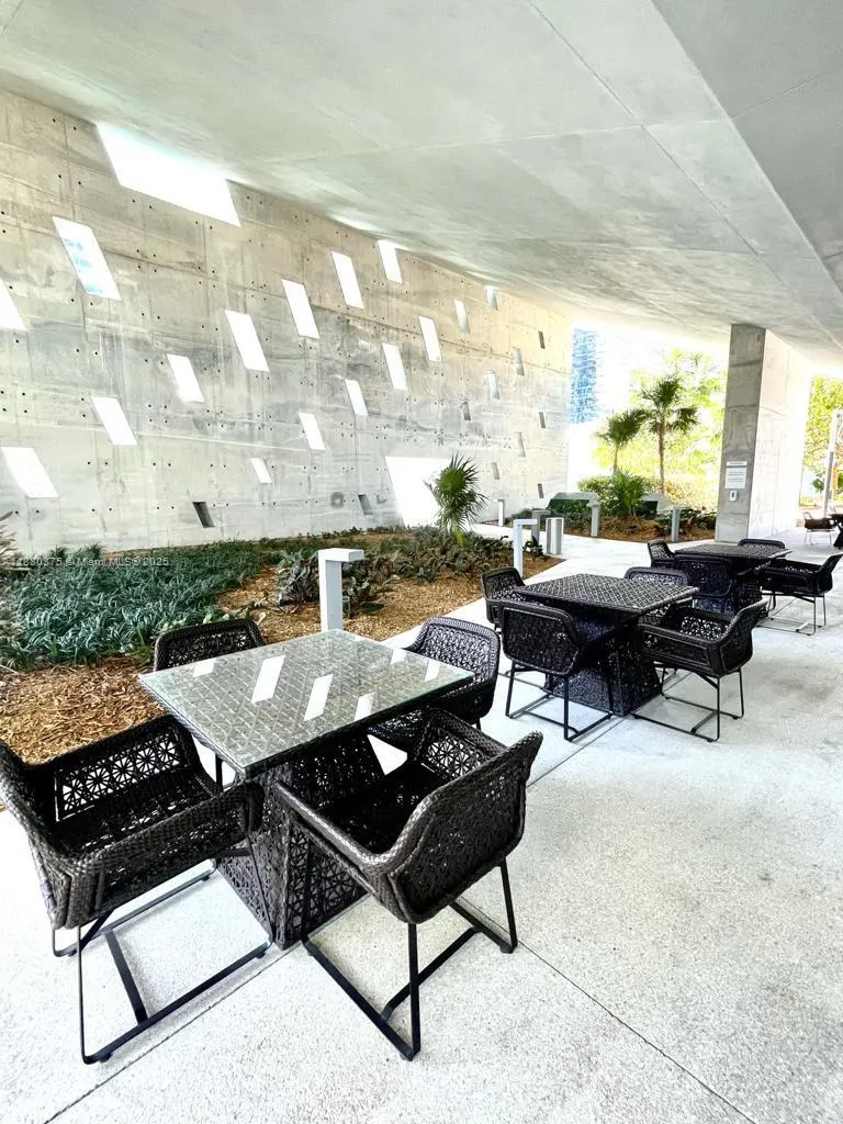 68 SE 6th St, #2303