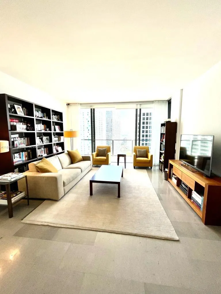 68 SE 6th St, #2303