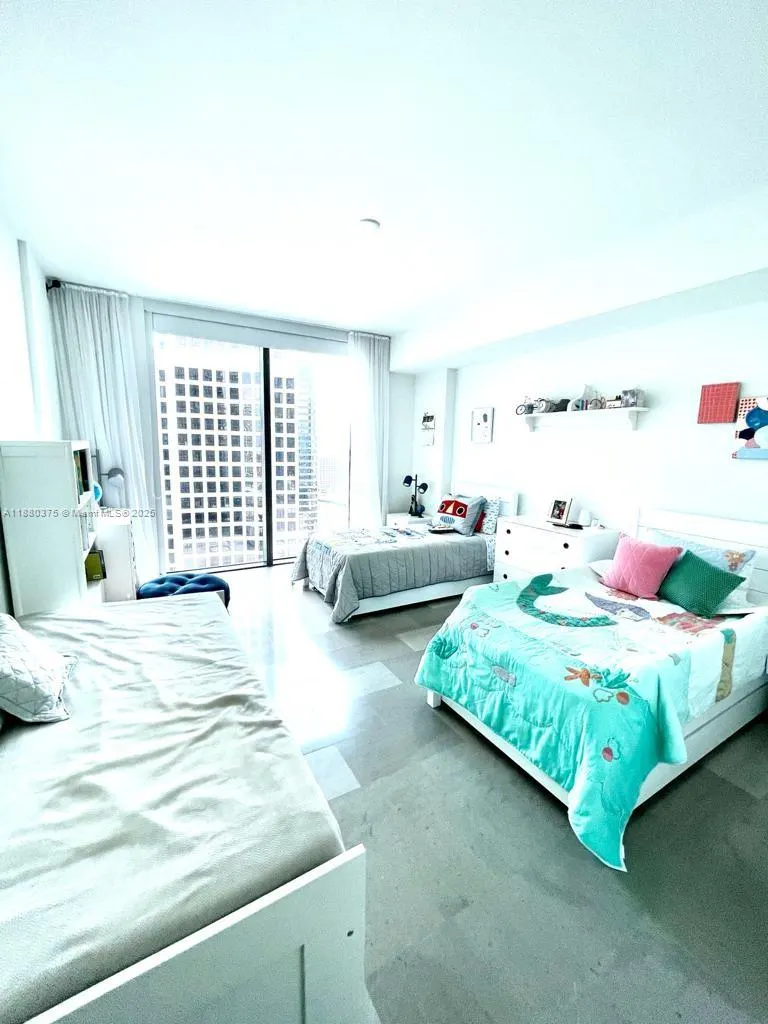 68 SE 6th St, #2303