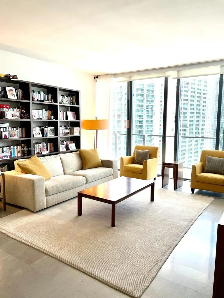 68 SE 6th St, #2303