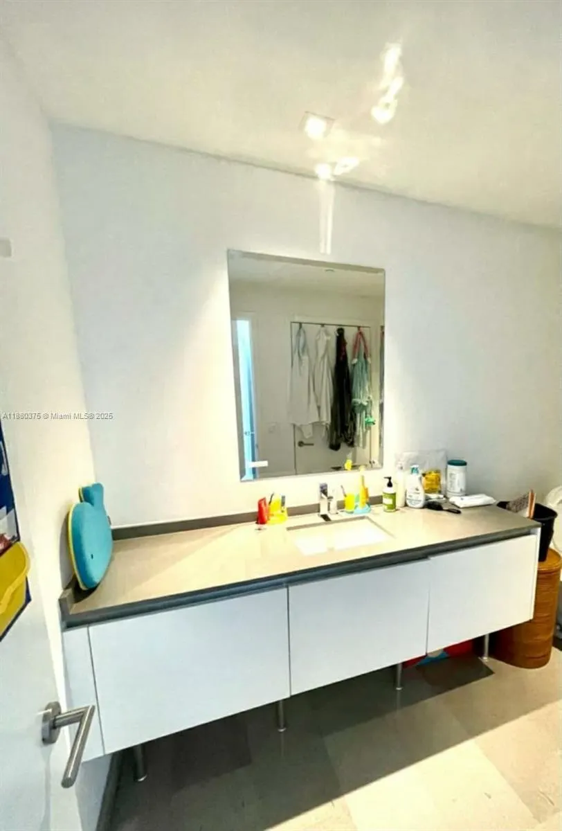 68 SE 6th St, #2303