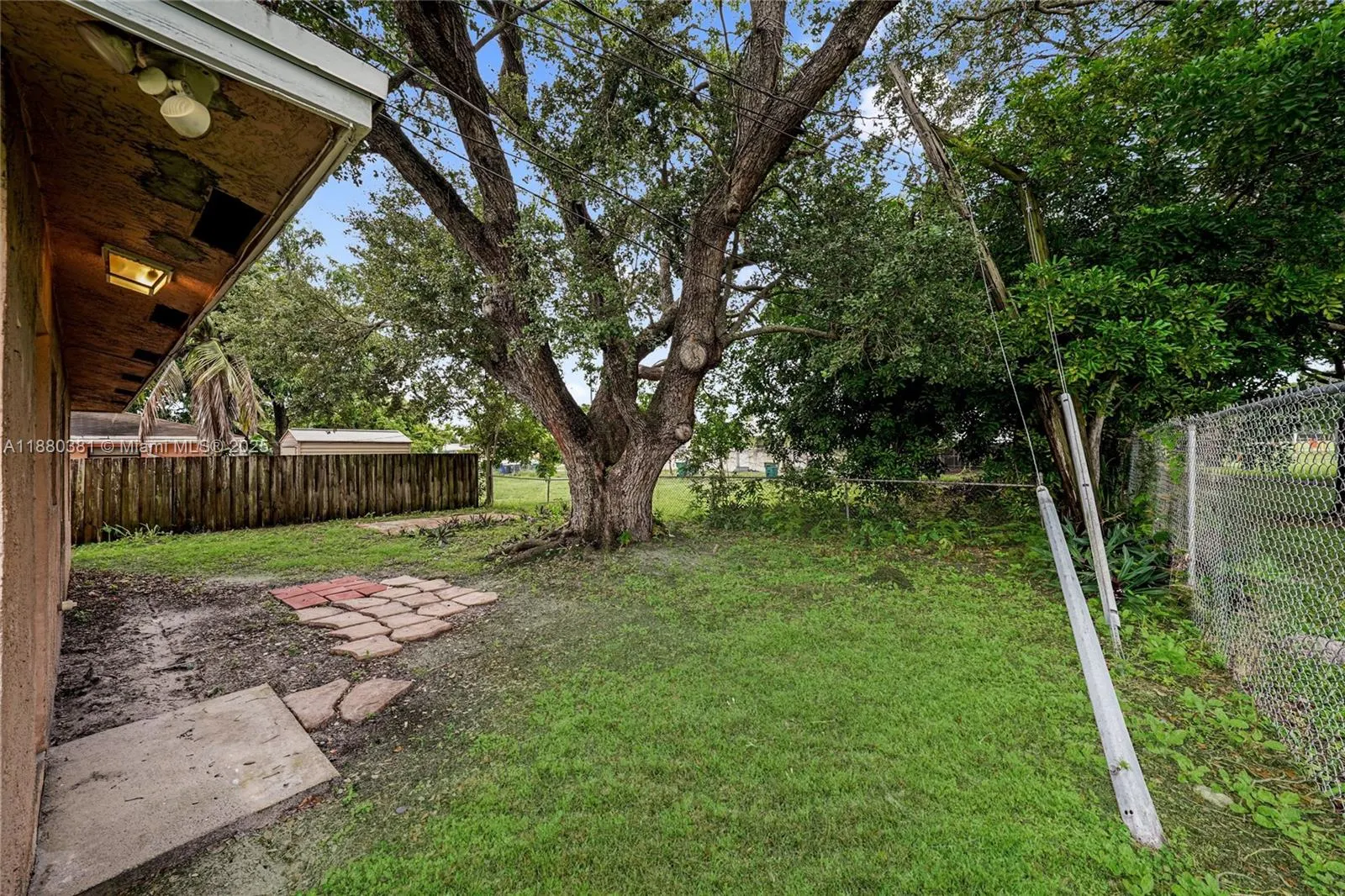 1009 SW 12th Ave