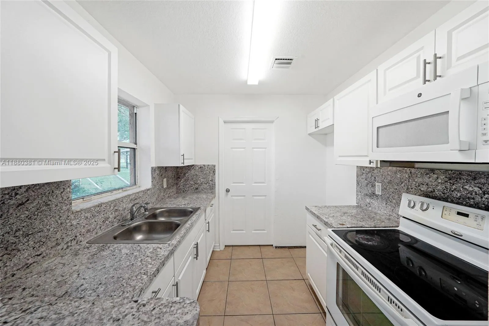 1009 SW 12th Ave