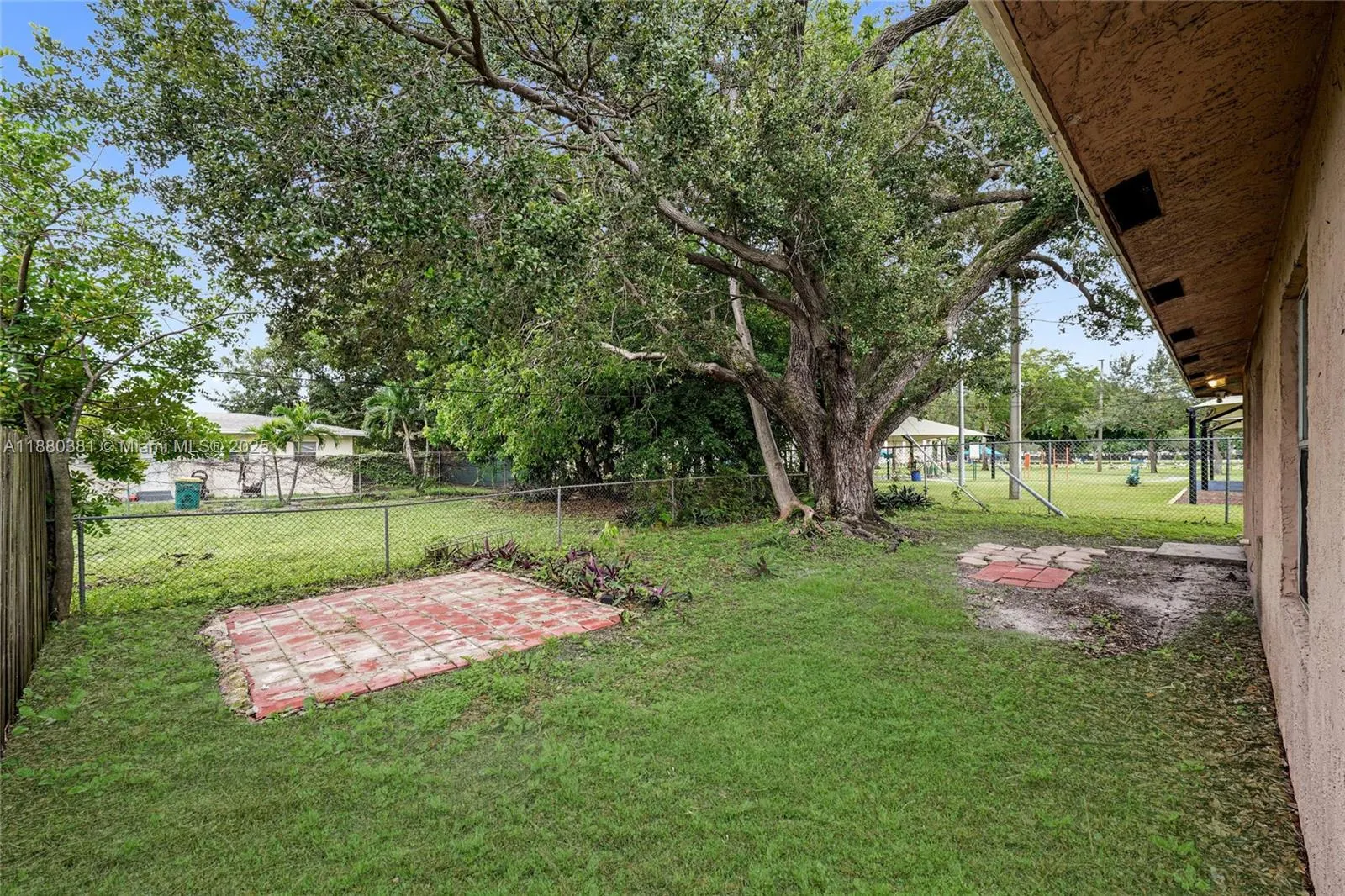 1009 SW 12th Ave
