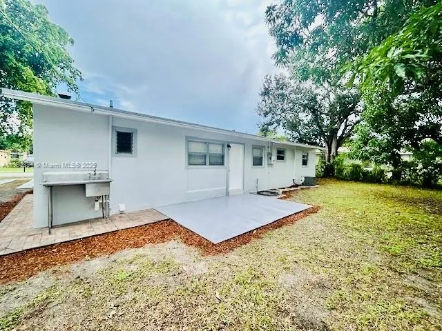 3420 NW 2nd St
