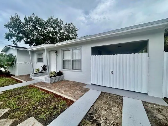 3420 NW 2nd St