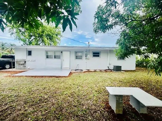 3420 NW 2nd St