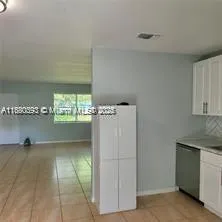 1637 W Breezy Ln