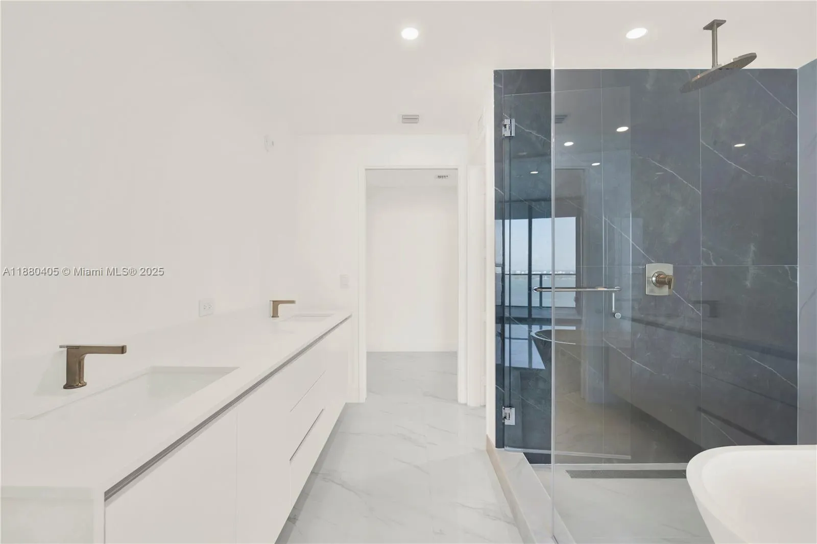 700 NE 24 Street, #3803