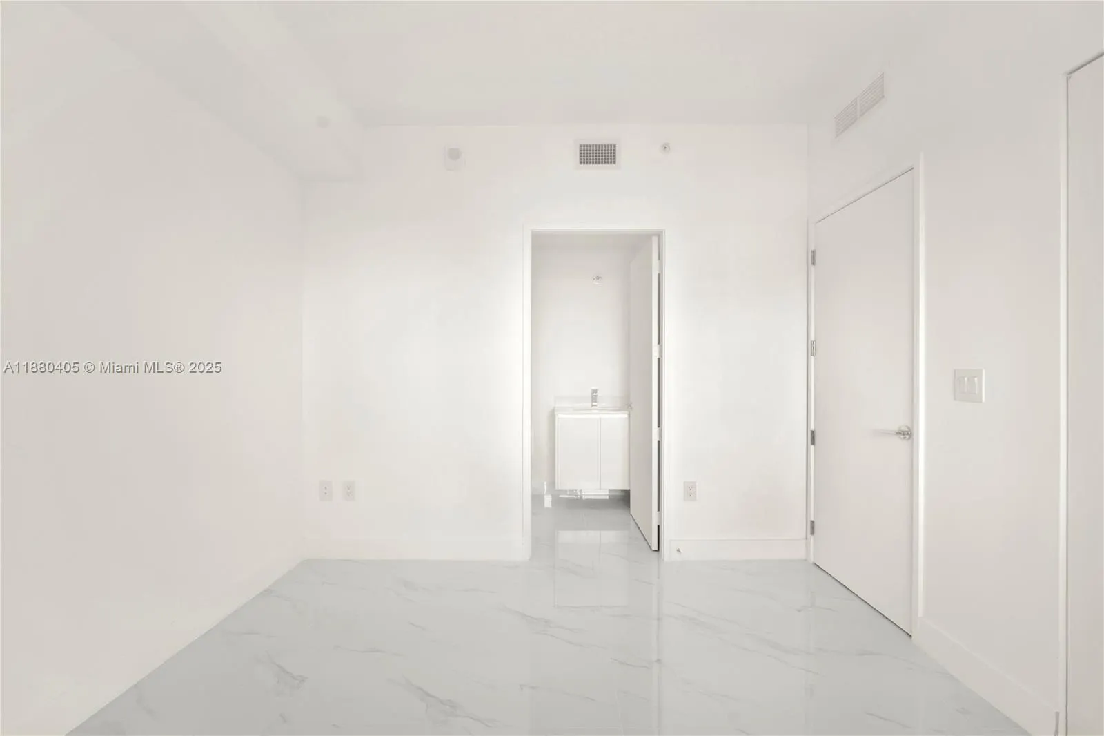 700 NE 24 Street, #3803