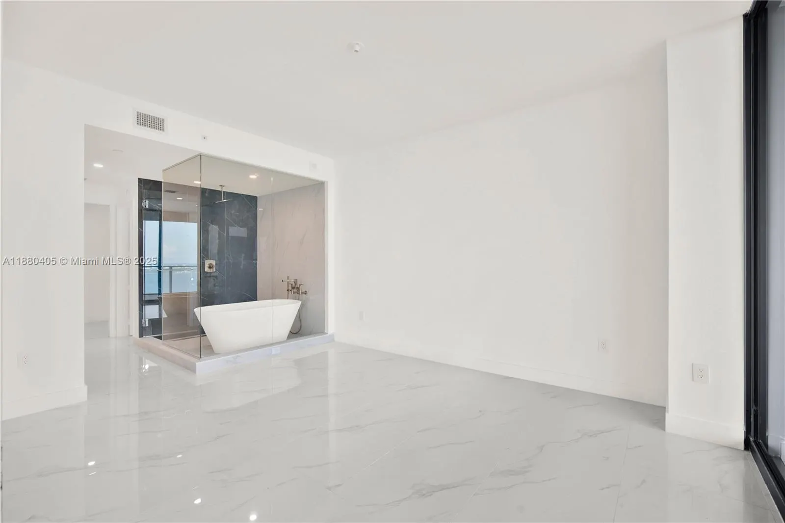700 NE 24 Street, #3803