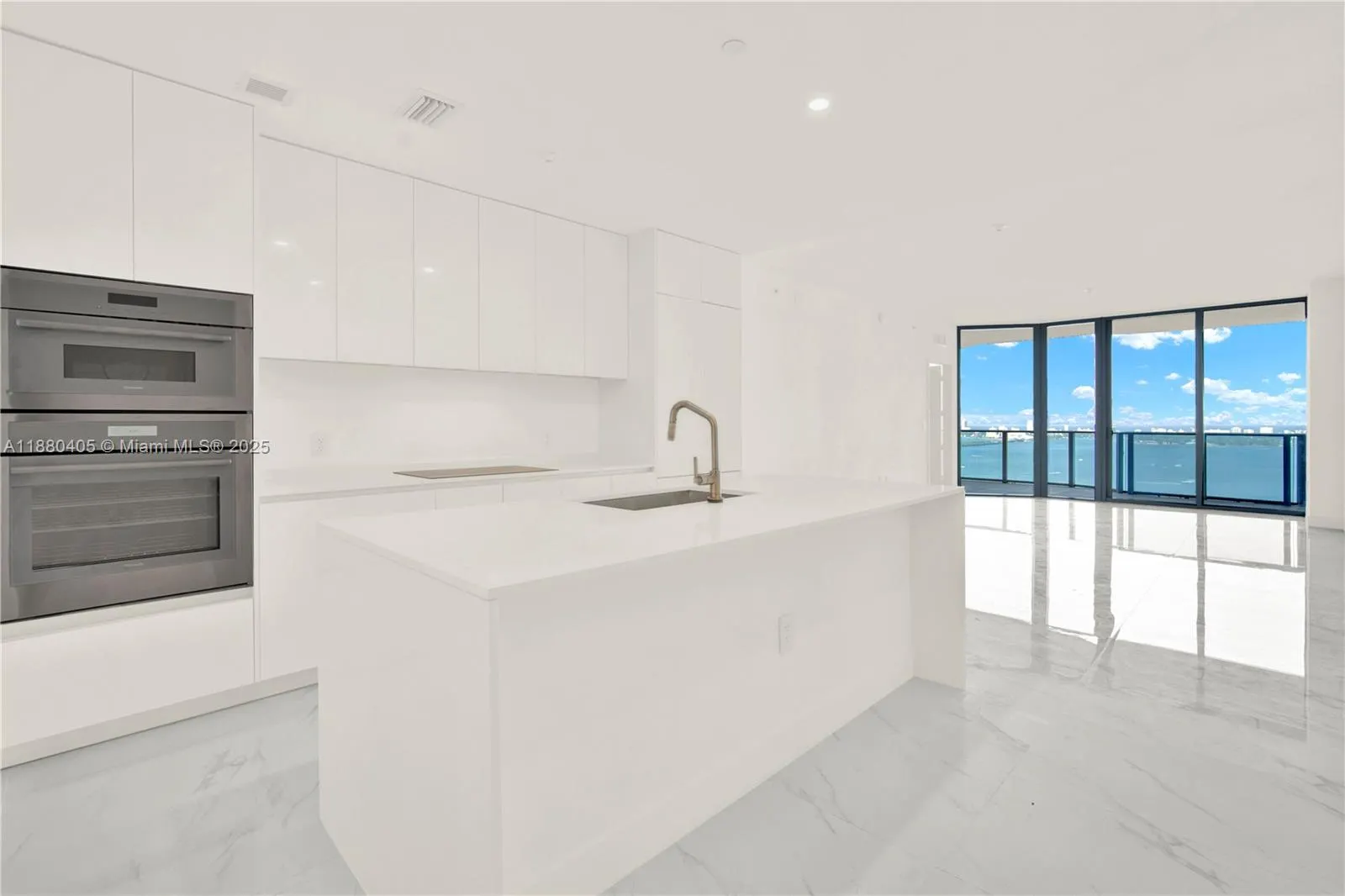 700 NE 24 Street, #3803