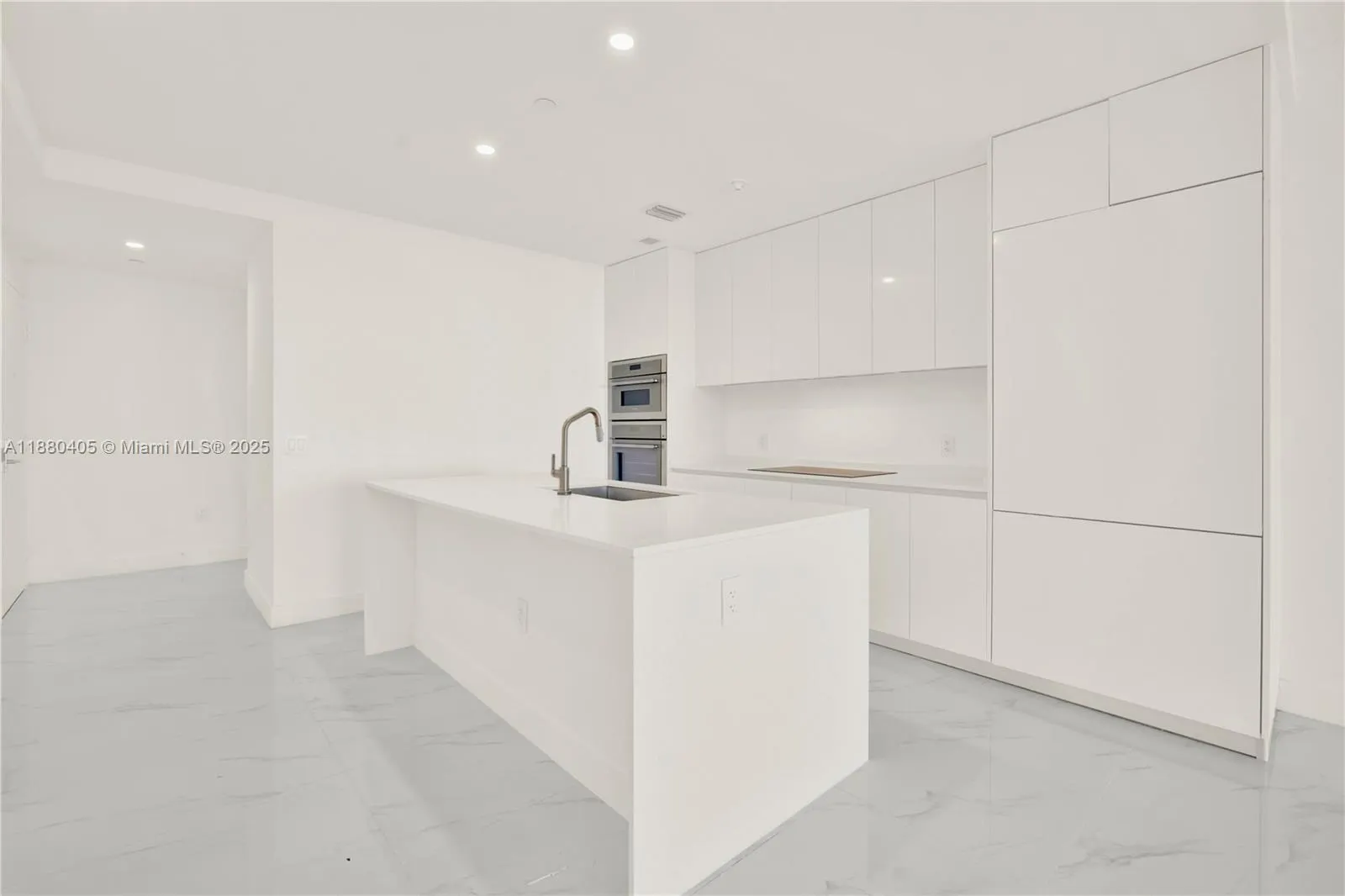 700 NE 24 Street, #3803