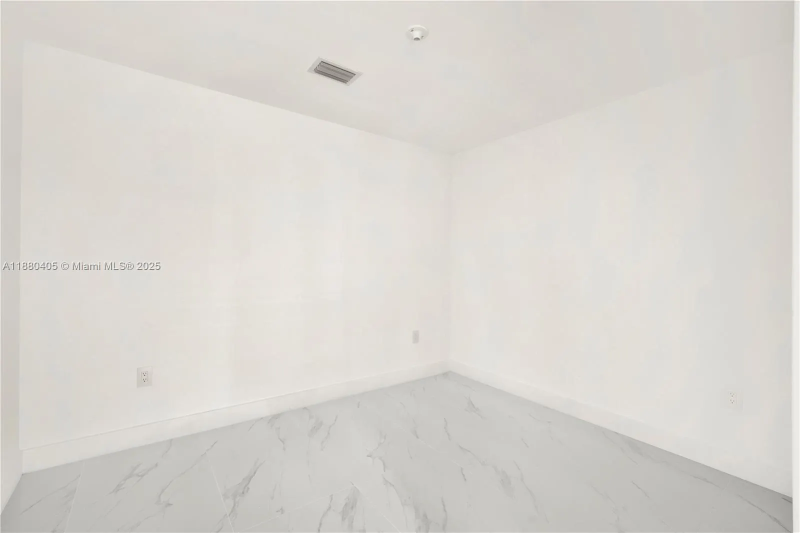 700 NE 24 Street, #3803