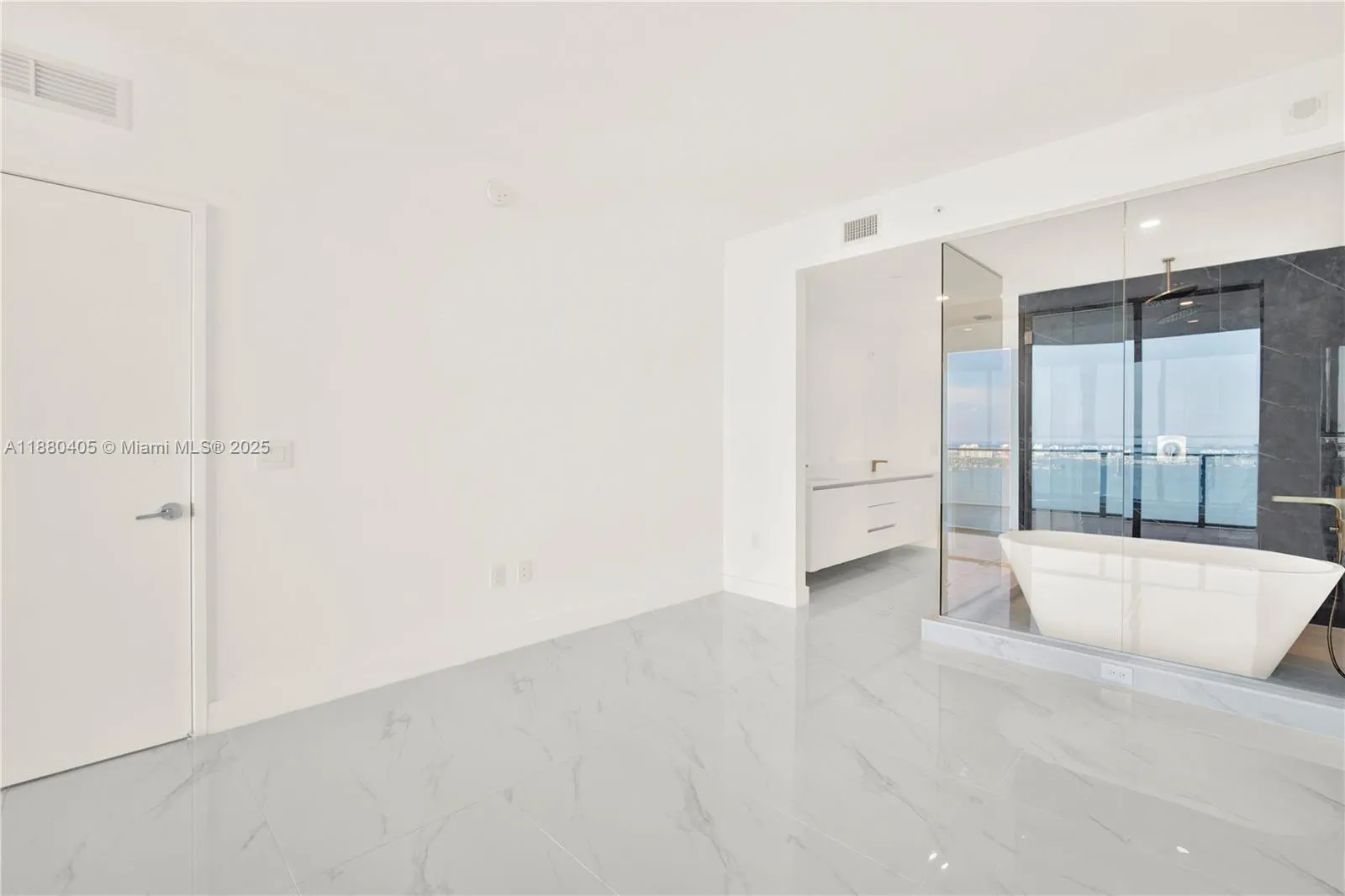 700 NE 24 Street, #3803