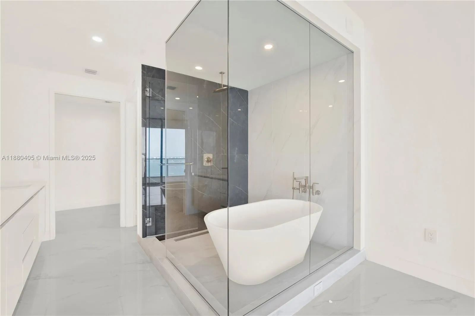 700 NE 24 Street, #3803