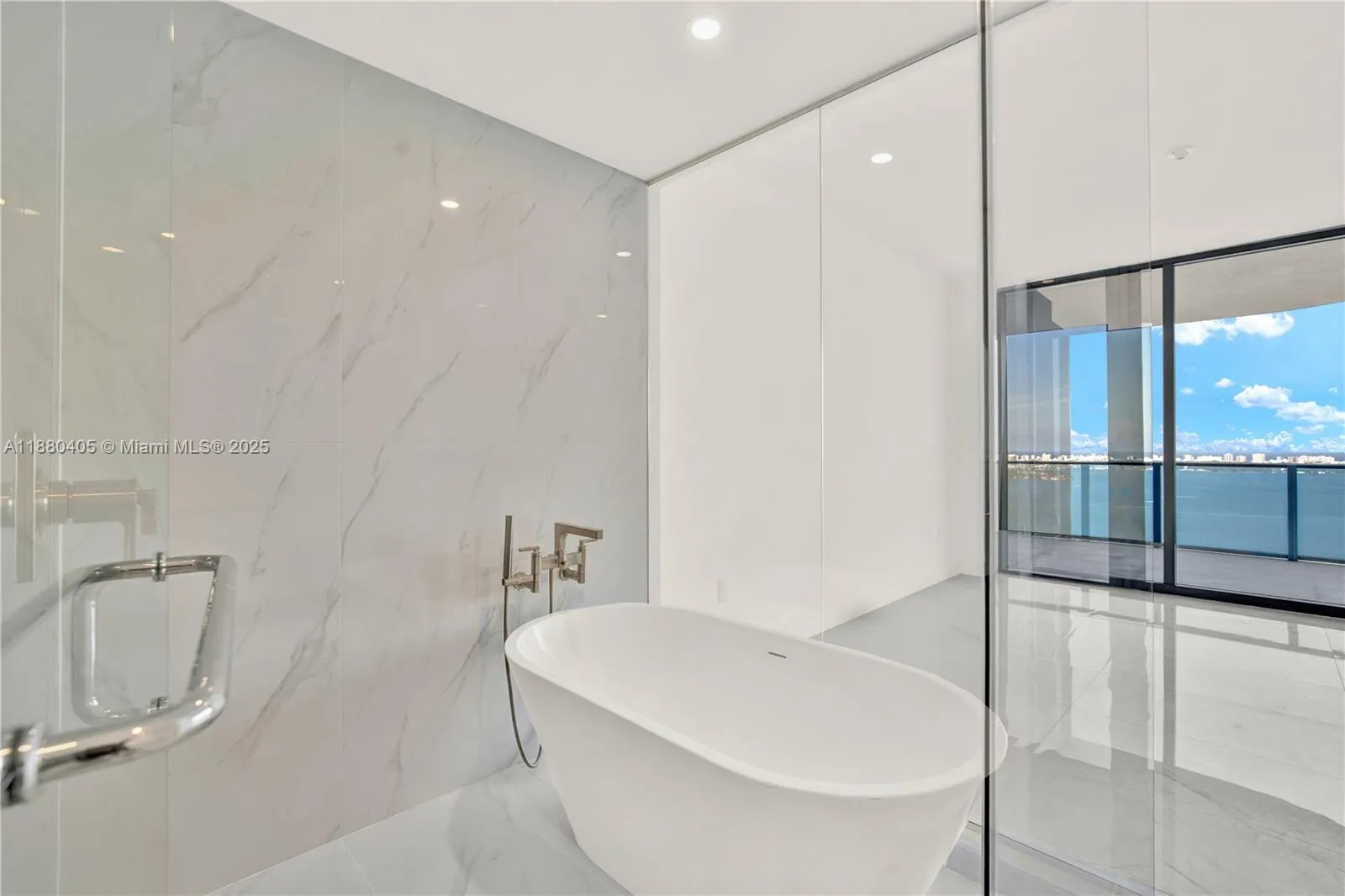 700 NE 24 Street, #3803