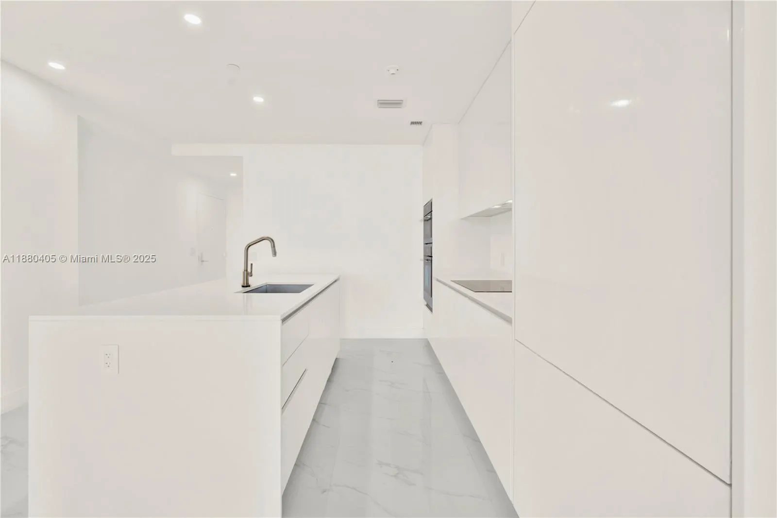 700 NE 24 Street, #3803