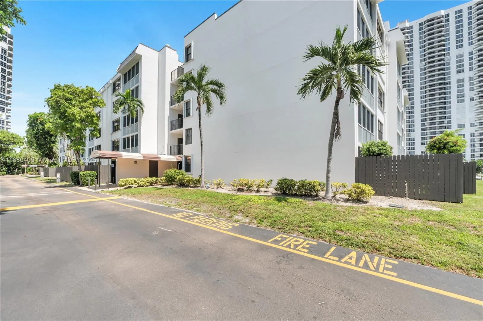 3440 NE 192nd St, #2D-A