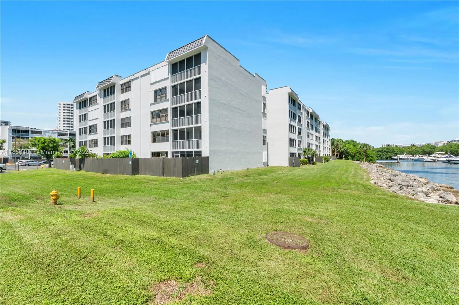 3440 NE 192nd St, #2D-A