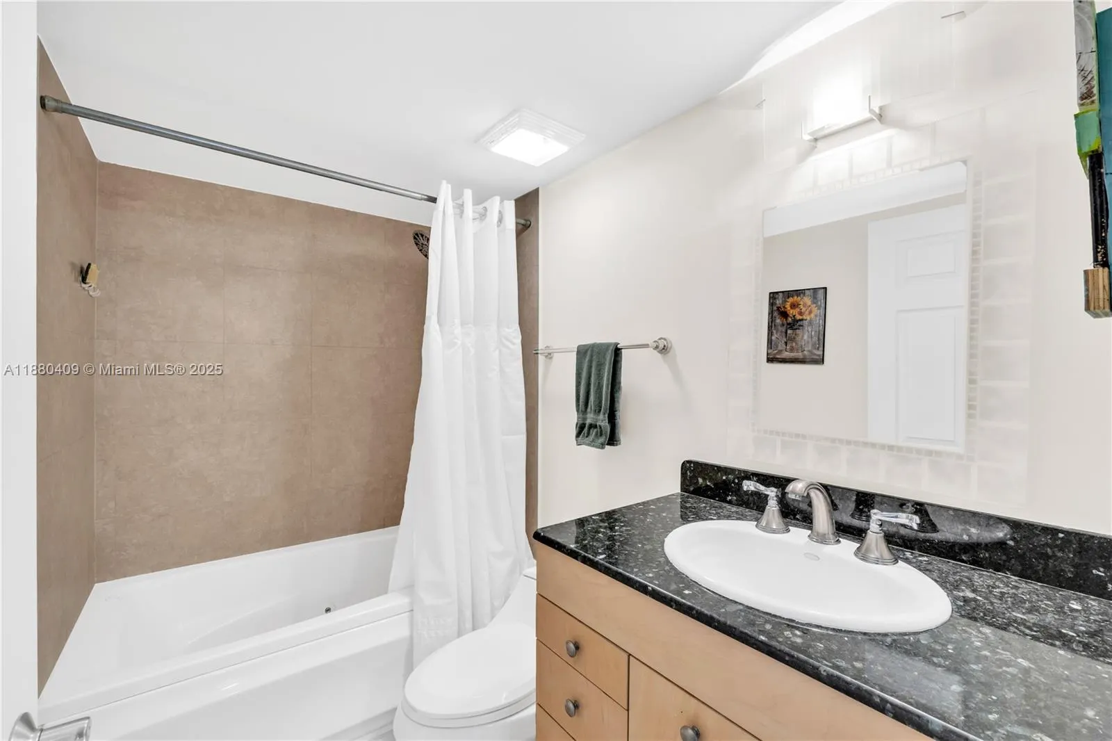 3440 NE 192nd St, #2D-A