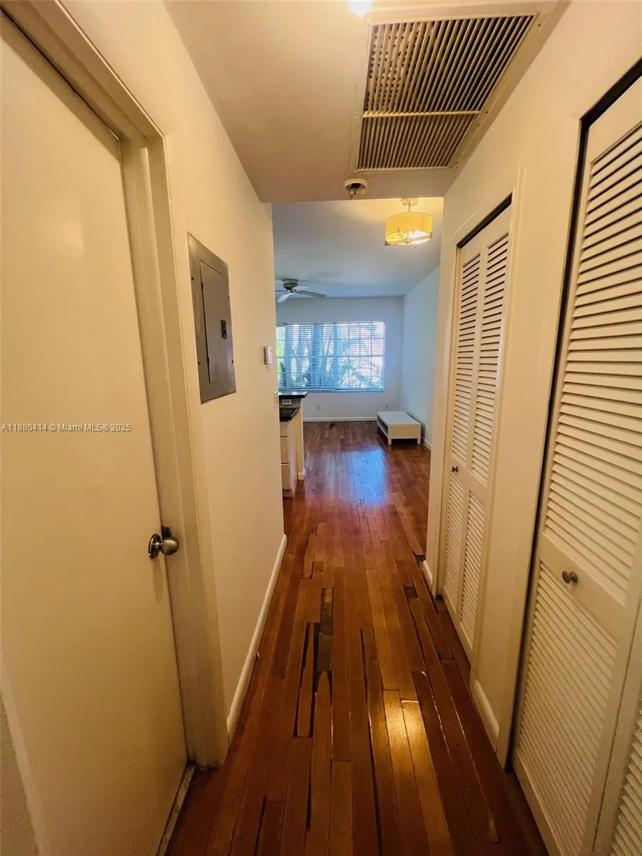 1523 West Ave, #101