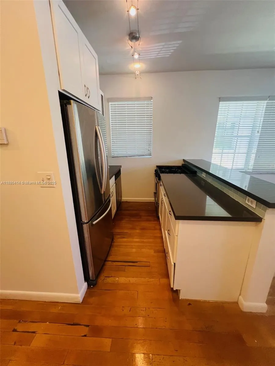 1523 West Ave, #101