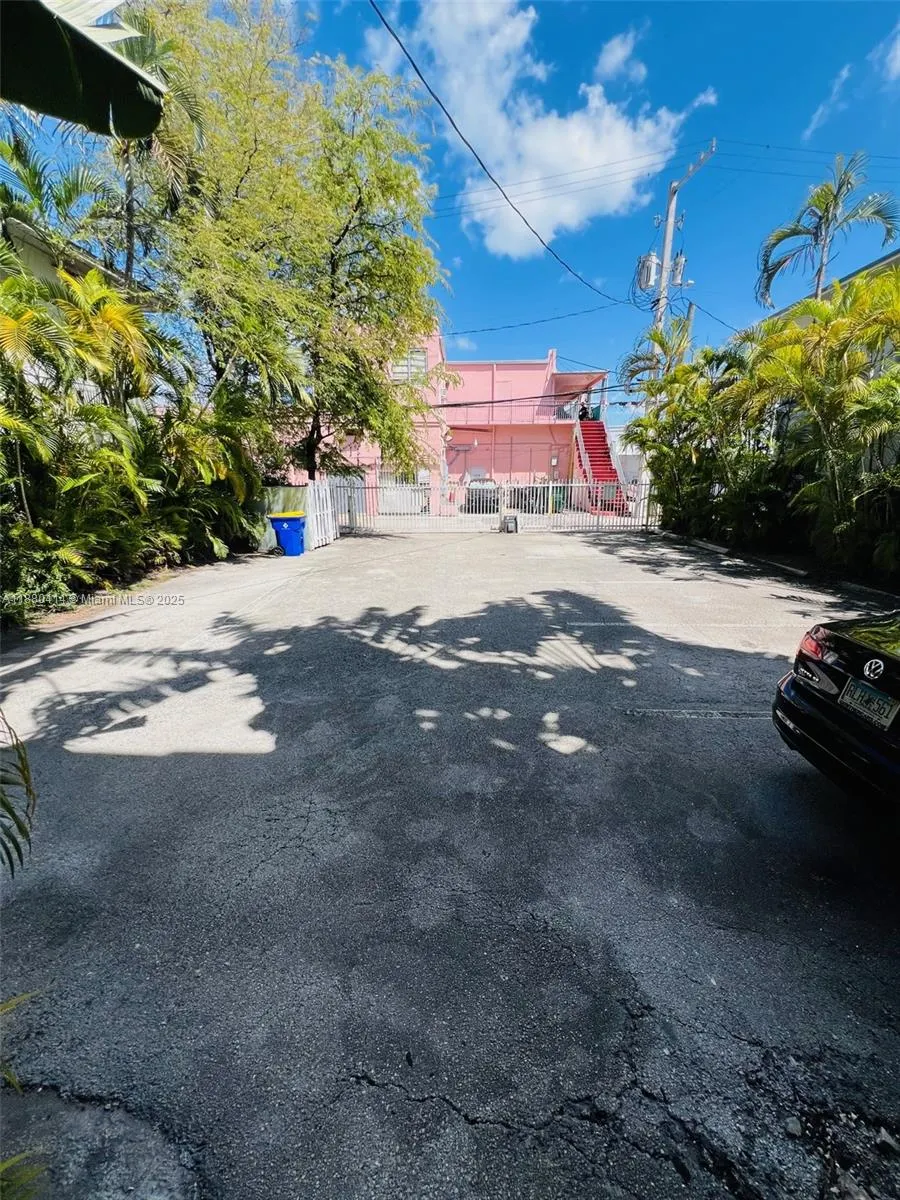 1523 West Ave, #101