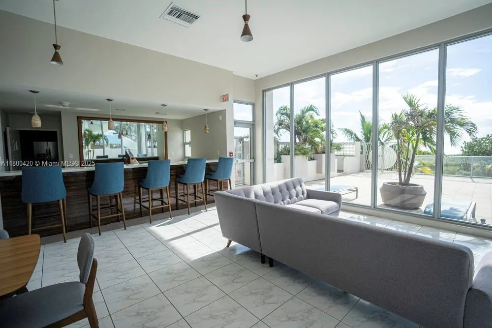 9225 Collins Ave, #1407