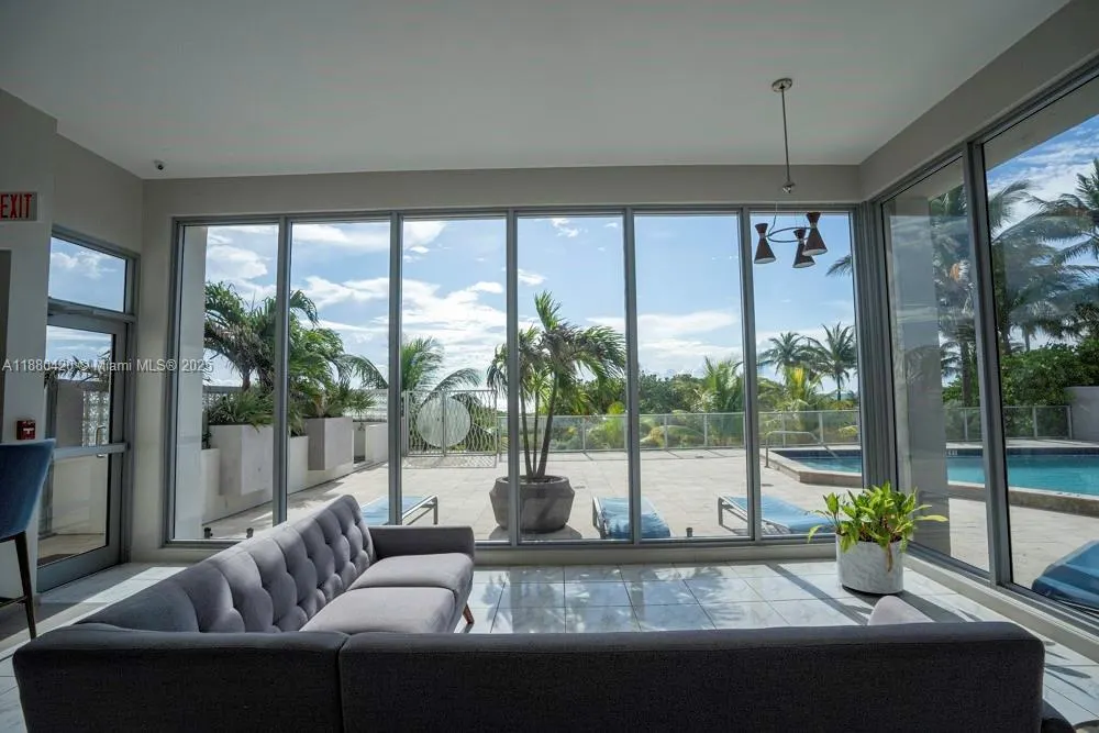 9225 Collins Ave, #1407