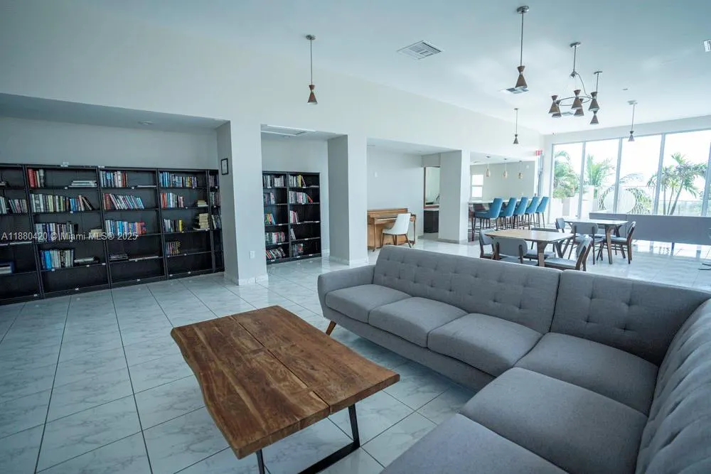 9225 Collins Ave, #1407