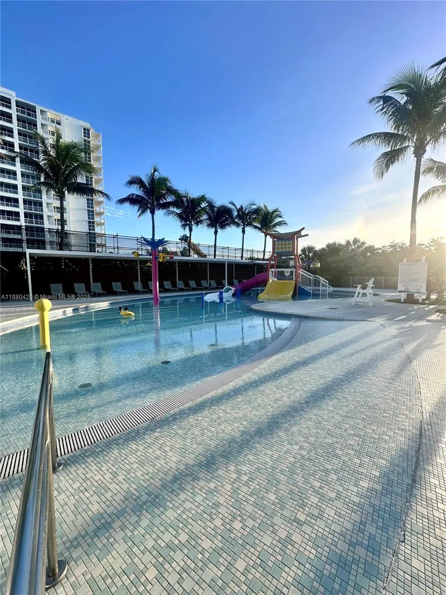 9225 Collins Ave, #1407