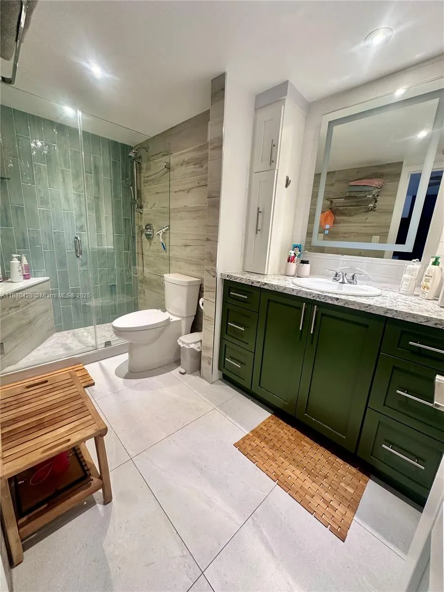 9225 Collins Ave, #1407